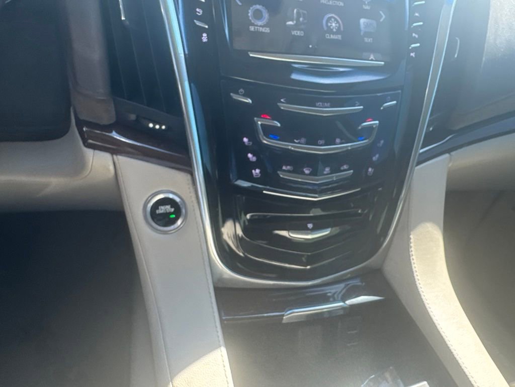 Used 2017 Cadillac Escalade Premium Luxury AWD/4WD image 19