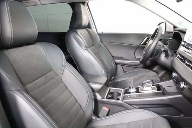 Used 2024 Mitsubishi Outlander SE Black Edition image 10