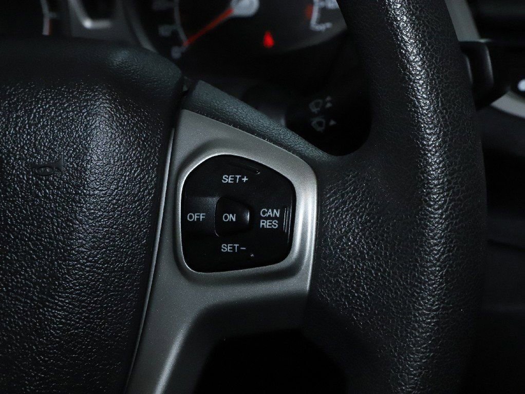 Used 2013 Ford Fiesta SE image 23