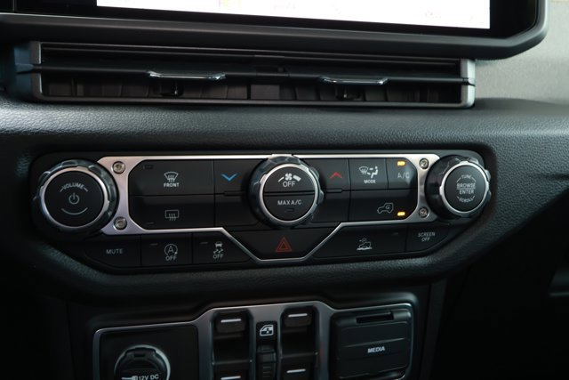 New 2026 Jeep Gladiator Sport image 18