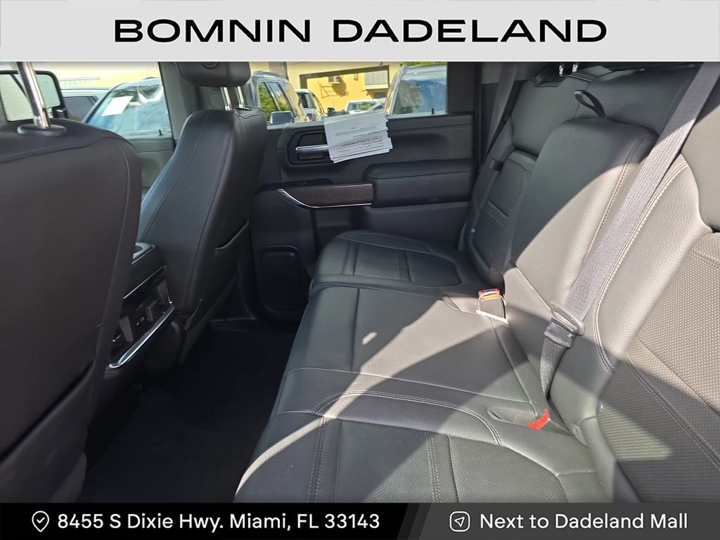 Used 2022 GMC Sierra 3500 Denali w/ Denali Ultimate Package image 15