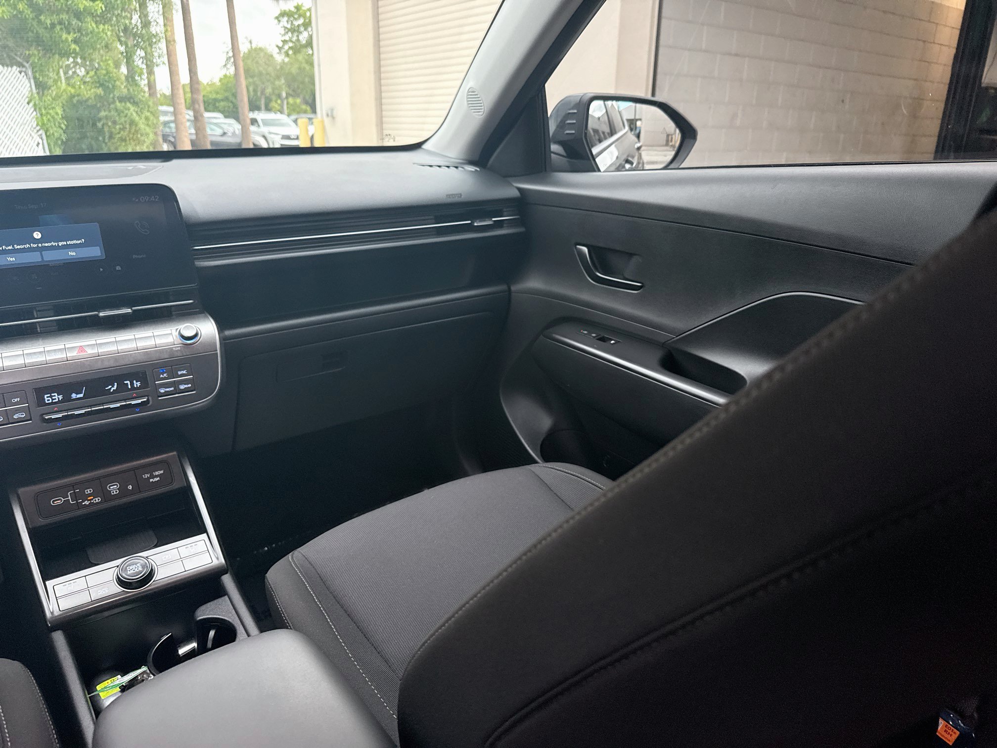 Used 2025 Hyundai Kona SEL FWD image 19