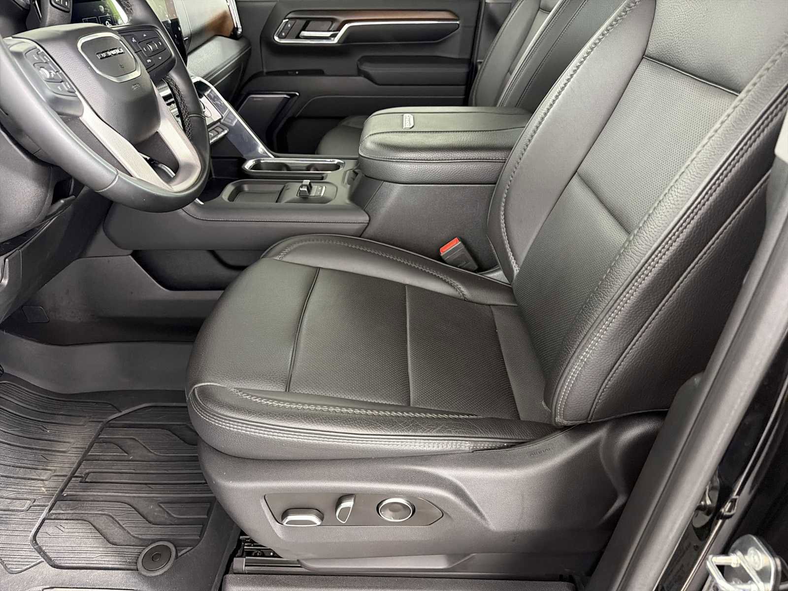 Certified 2024 GMC Sierra 2500 Denali image 8