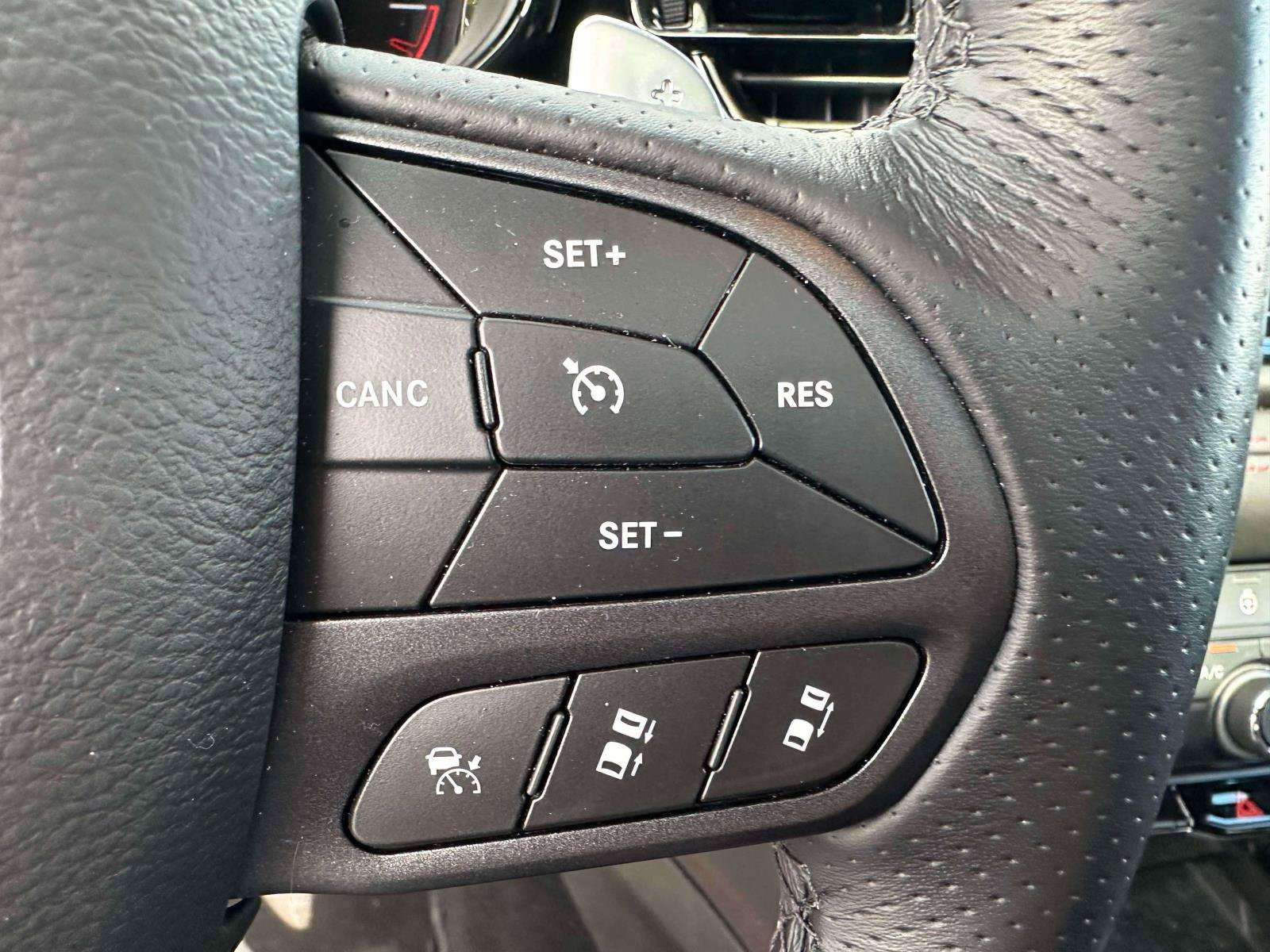 Used 2025 Dodge Durango R/T AWD/4WD image 21