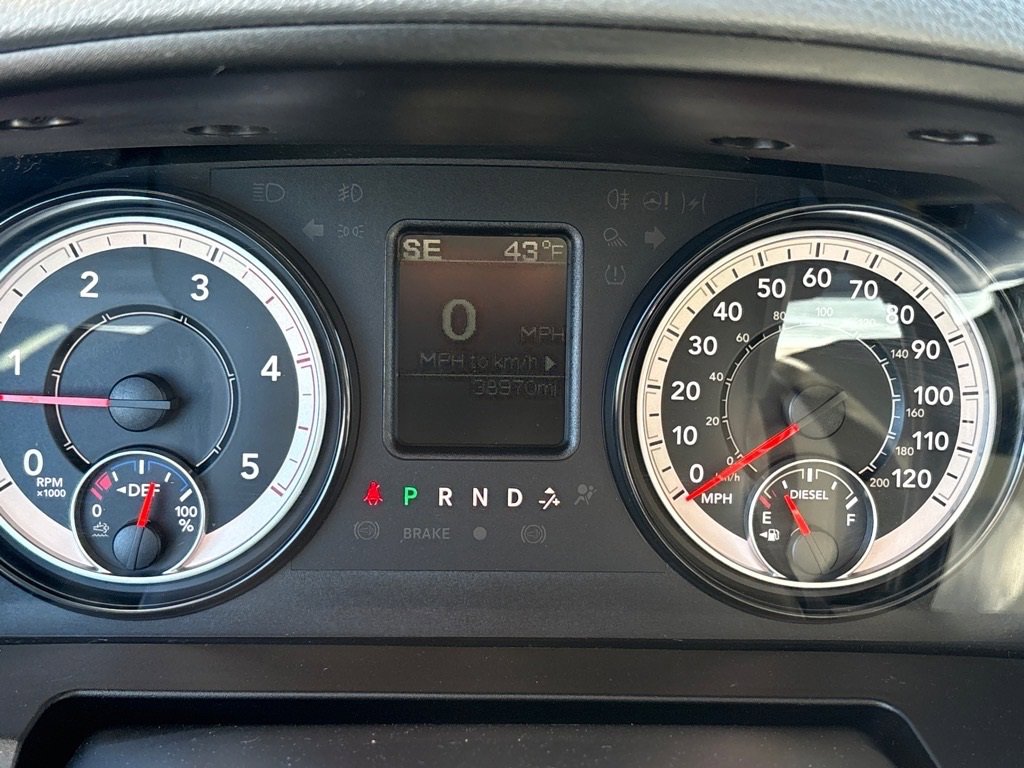 Used 2018 RAM 2500 Tradesman w/ Chrome Appearance Group image 13