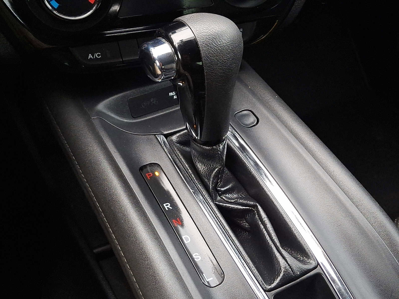 Used 2020 Honda HR-V LX image 14