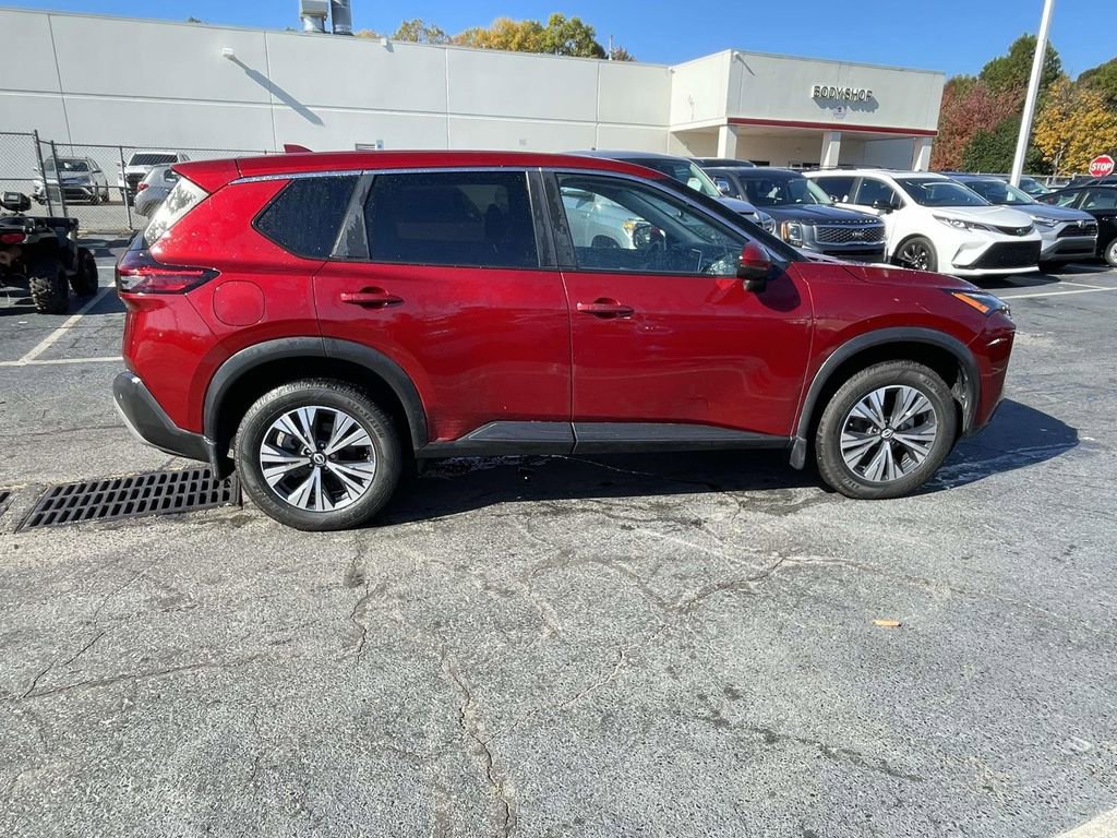 Used 2022 Nissan Rogue SV image 12