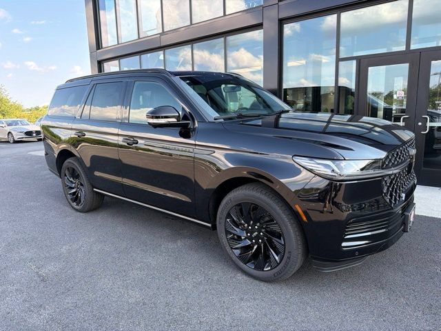 New 2027 Lincoln Navigator Reserve w/ Jet Appearance Package AWD/4WD image 1