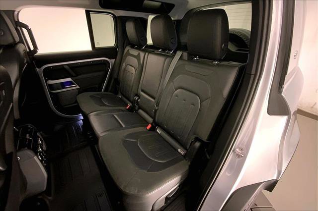 Used 2020 Land Rover Defender 110 SE image 14