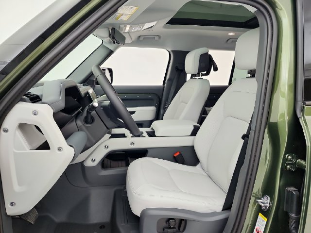New 2026 Land Rover Defender 110 X-Dynamic SE AWD/4WD image 21