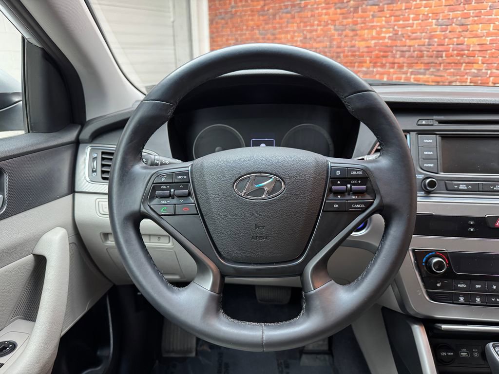 Used 2015 Hyundai Sonata Sport w/ Option Group 03 FWD image 12