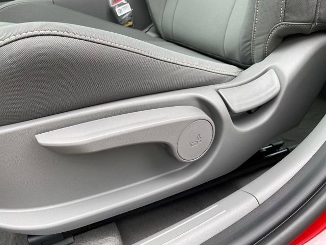 Certified 2025 Hyundai Elantra SEL image 10