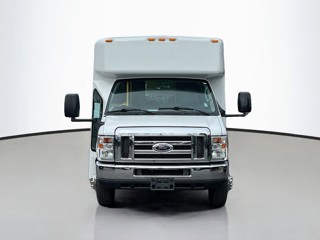 Used 2016 Ford E-450 and Econoline 450 Super Duty w/ Shuttle Bus Prep Package RWD image 2