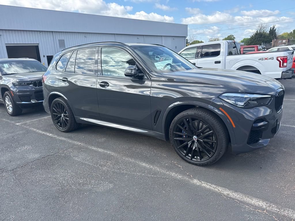 Used 2022 BMW X5 M50i w/ Premium Package image 2
