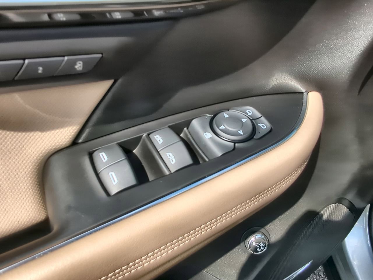 Used 2025 Buick Envision Preferred image 24