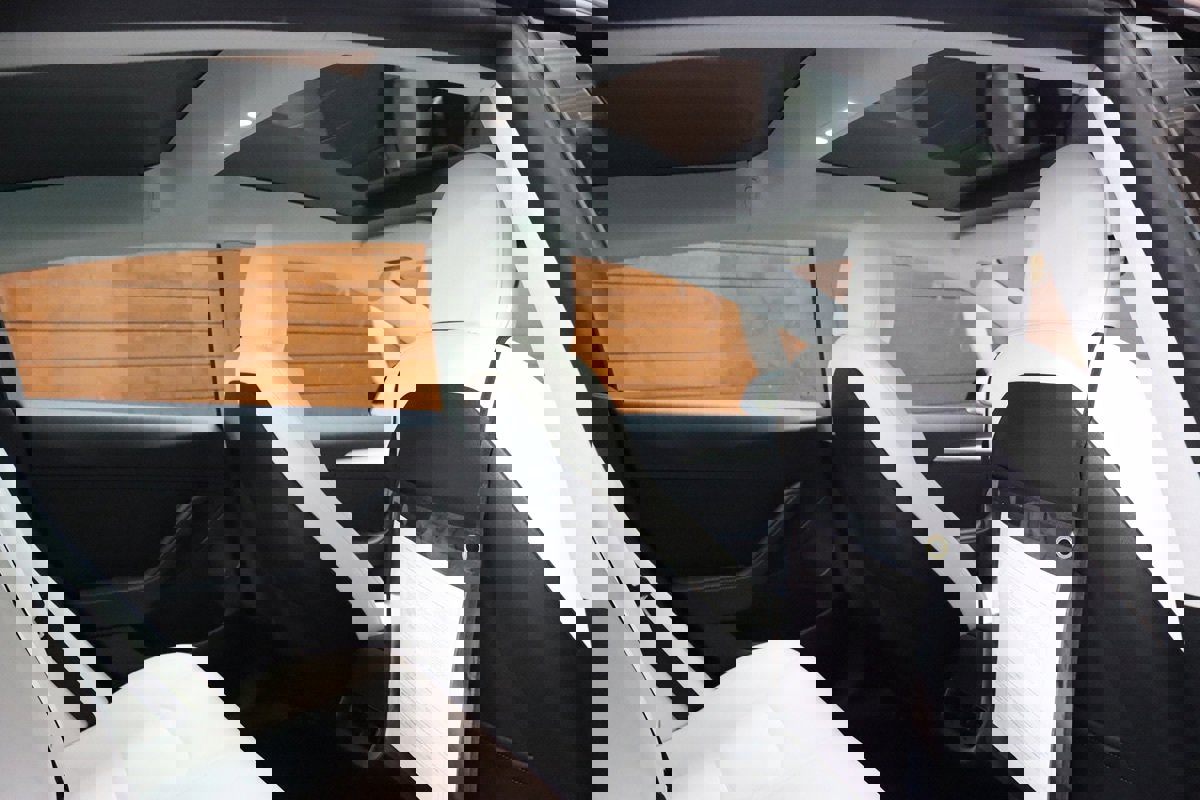 Used 2023 Tesla Model 3 Standard Range image 31
