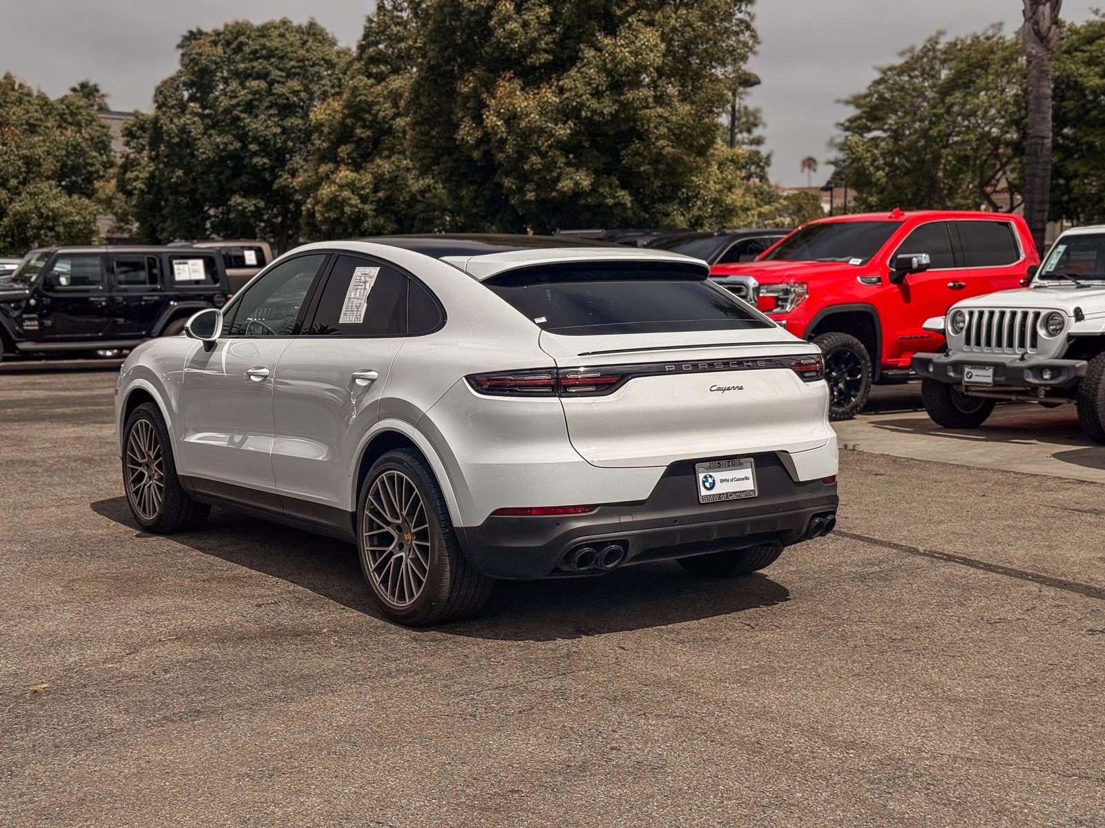 Used 2023 Porsche Cayenne Platinum Edition image 4
