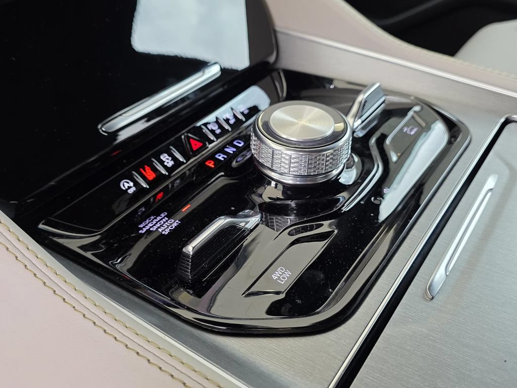 New 2025 Jeep Wagoneer Series II AWD/4WD image 38
