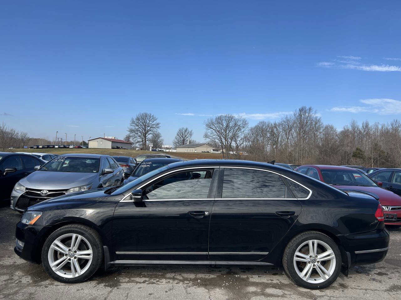 Used 2013 Volkswagen Passat TDI SE image 3