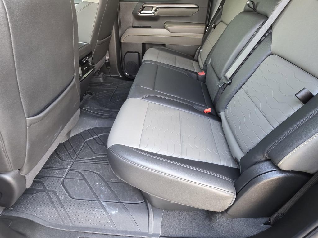 Used 2024 Chevrolet Silverado 1500 ZR2 w/ Technology Package image 10