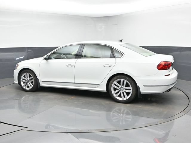 Used 2016 Volkswagen Passat 3.6 SEL Premium FWD image 7