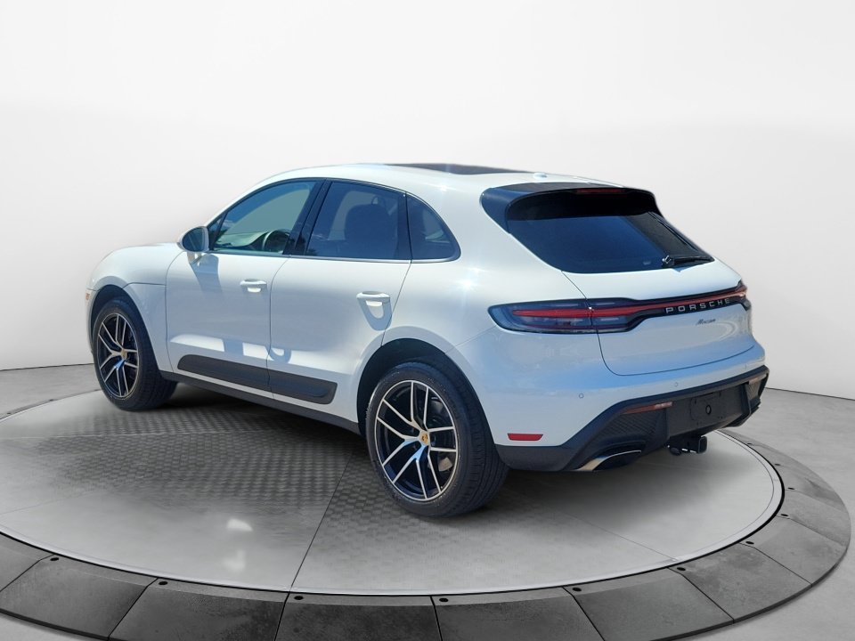 Used 2023 Porsche Macan AWD/4WD image 5