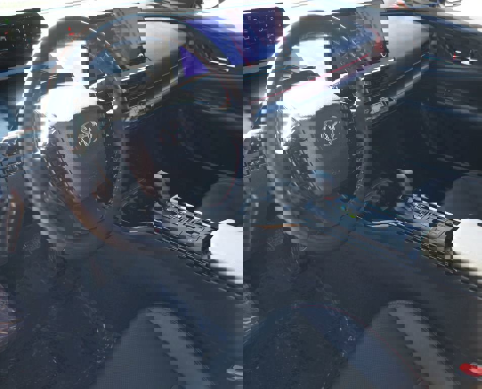 Used 2025 Toyota Prius Plug-In Hybrid image 13