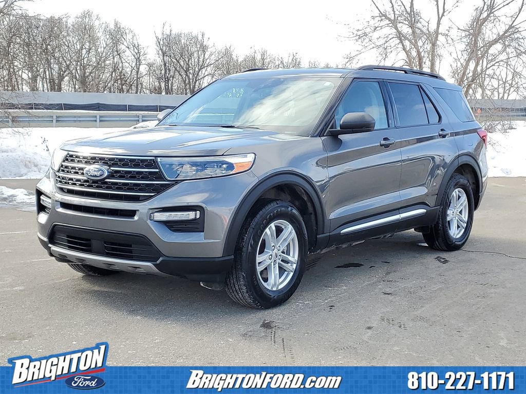 Used 2023 Ford Explorer XLT w/ Equipment Group 202A image 2