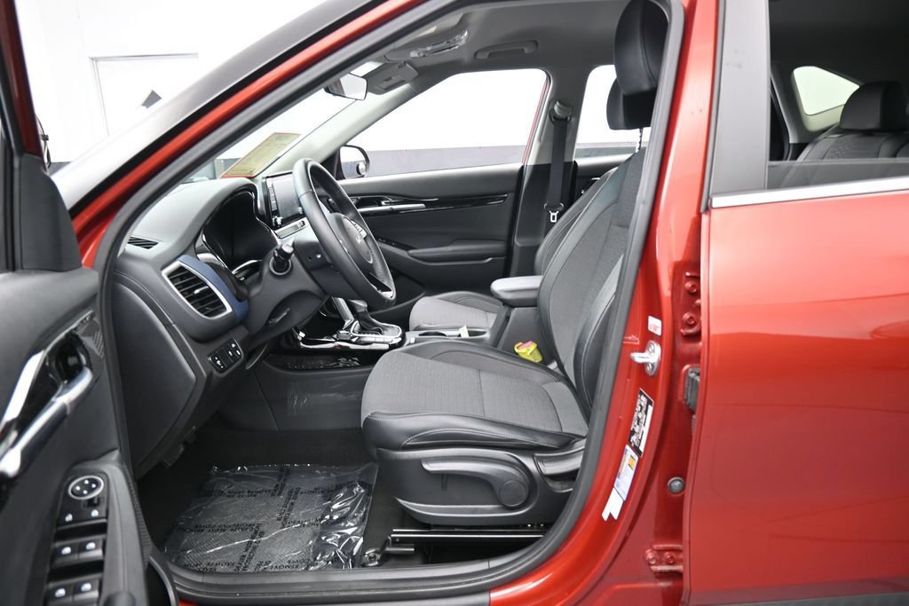 Used 2023 Kia Seltos S FWD image 11
