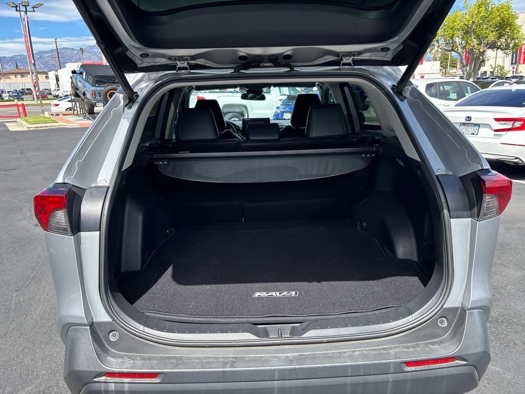 Used 2020 Toyota RAV4 XLE Premium w/ Carpet Mat Package FWD image 11