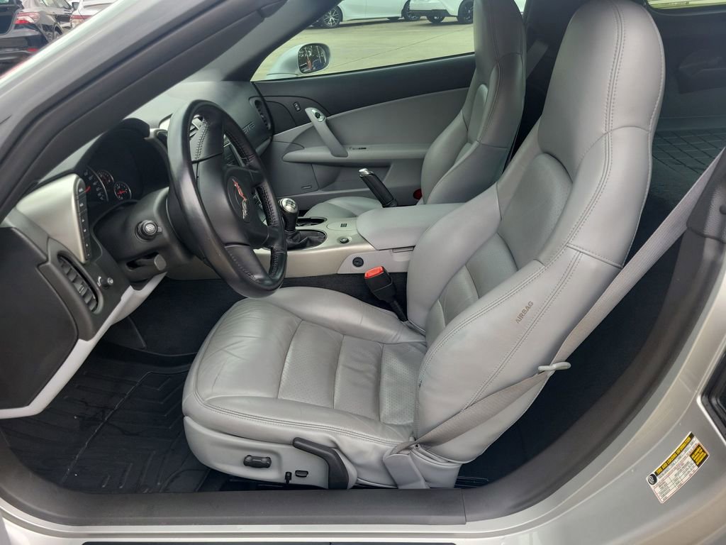 Used 2005 Chevrolet Corvette Coupe w/ Preferred Equipment Group image 17