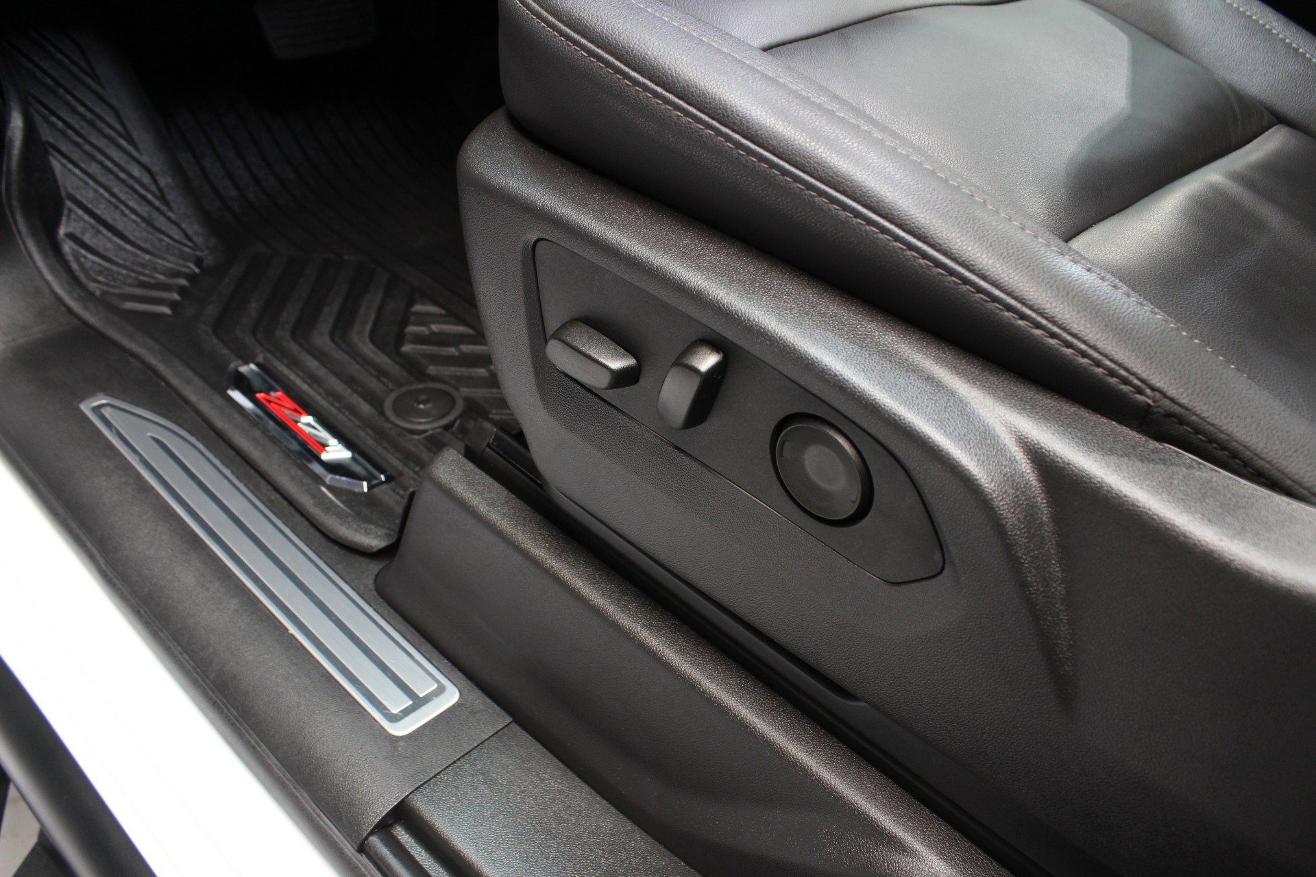 Used 2025 Chevrolet Silverado 1500 RST w/ RST All Star Premium Package image 37