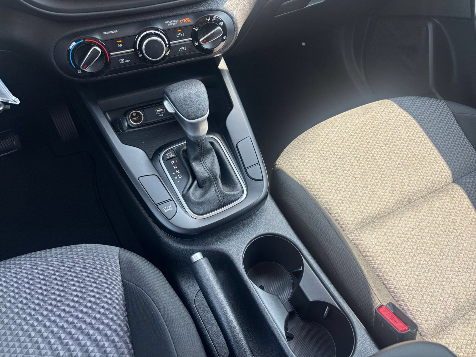 Used 2025 Kia Soul LX w/ LX Technology Package FWD image 38