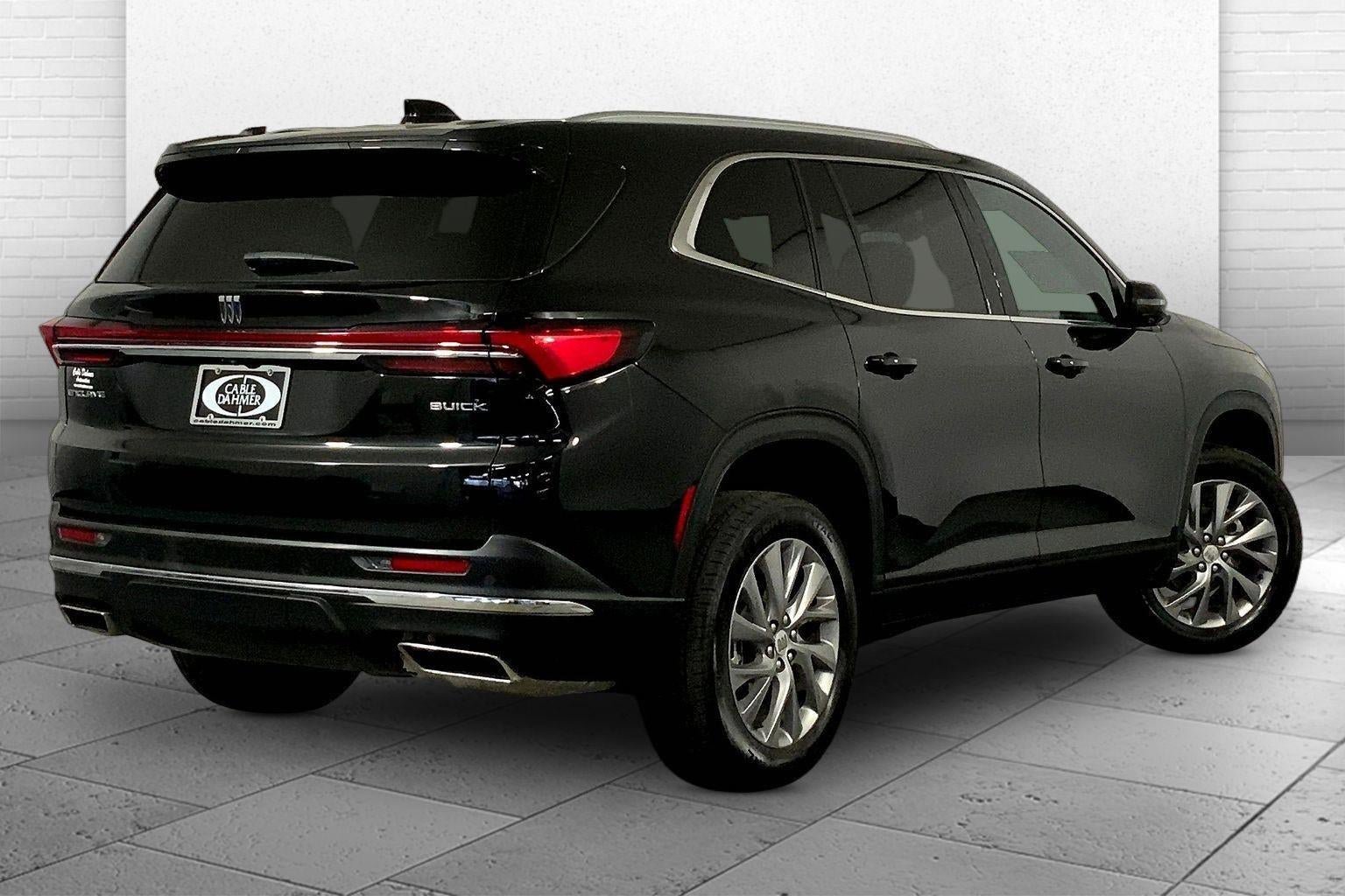 Used 2025 Buick Enclave Preferred FWD image 13