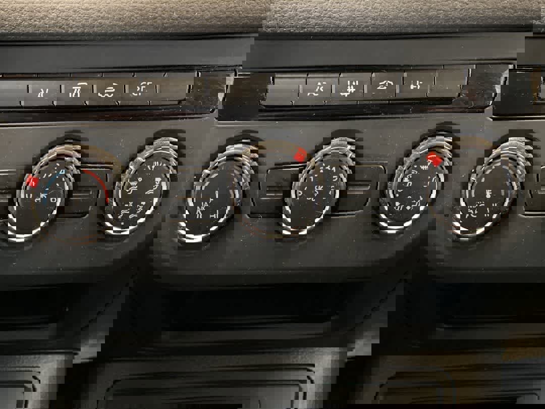 Used 2017 Volkswagen Tiguan Limited w/ Premium Package image 21