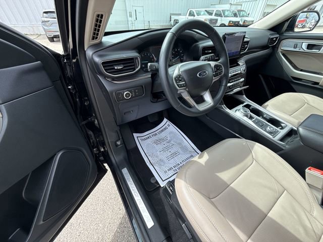 Used 2023 Ford Explorer Limited AWD/4WD image 13