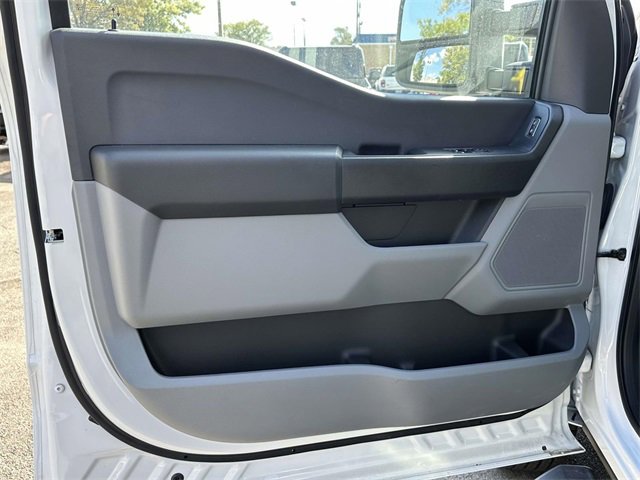 Used 2024 Ford F350 XL w/ Snow Plow Prep Package image 28