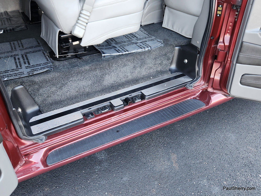 Used 2021 Chevrolet Express 3500 LS w/ Chrome Appearance Package image 27