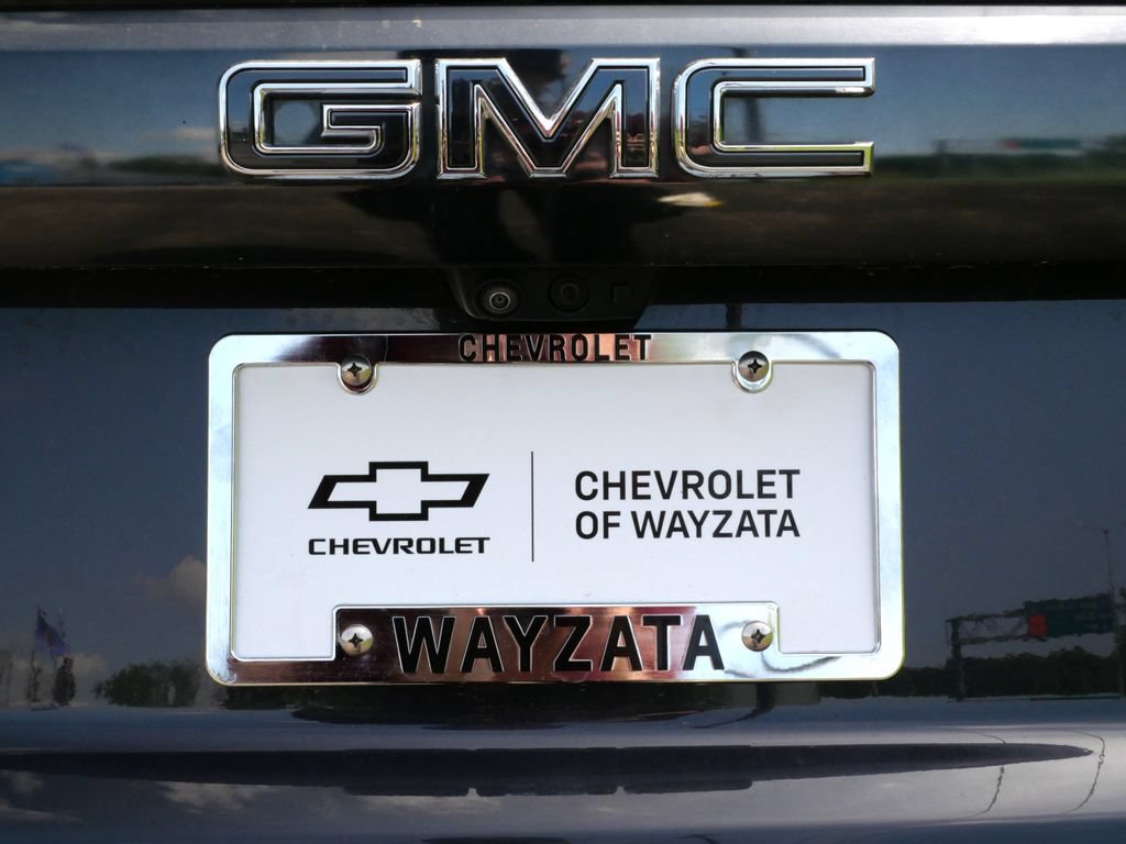 Used 2024 GMC Yukon Denali Ultimate AWD/4WD image 8