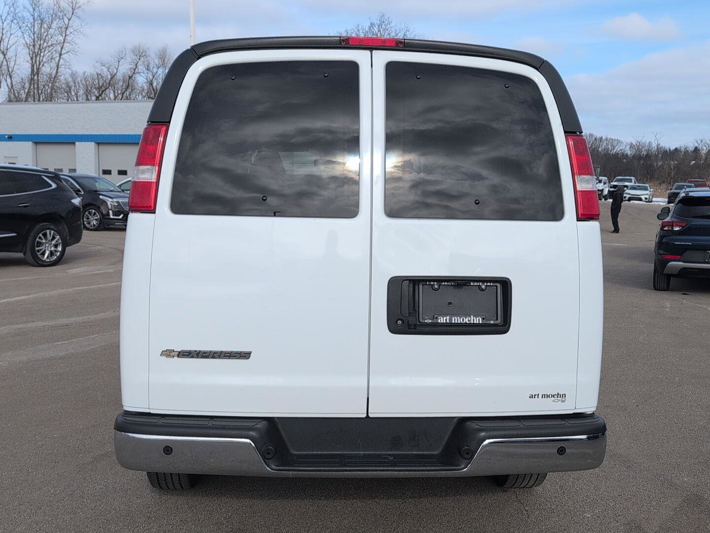 Used 2023 Chevrolet Express 3500 LT w/ LT Preferred Equipment Group image 5