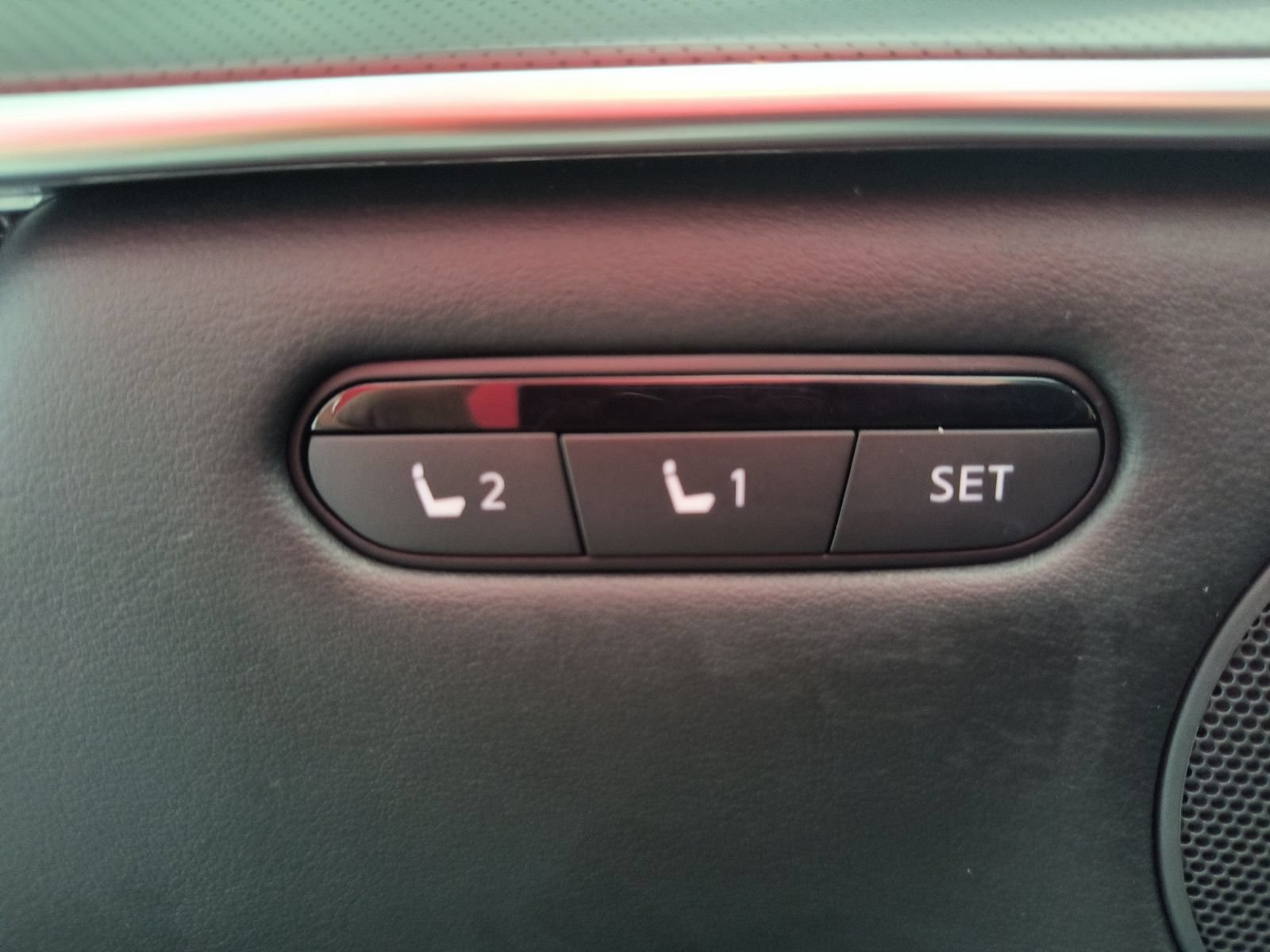 Certified 2025 INFINITI QX50 Luxe AWD/4WD image 12