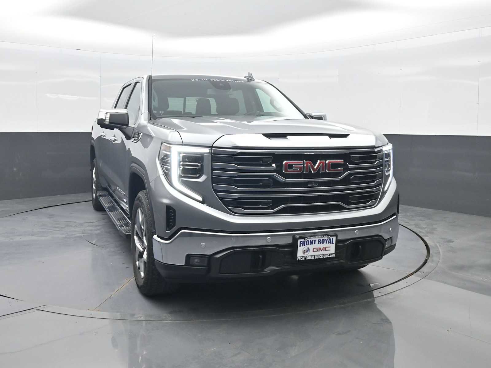 Used 2024 GMC Sierra 1500 SLT w/ SLT Premium Plus Package AWD/4WD image 2