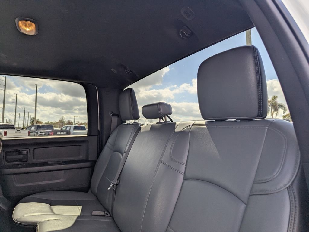 Used 2024 RAM 2500 Tradesman w/ Chrome Appearance Group image 16