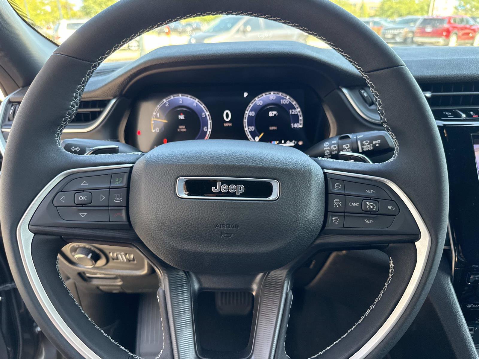New 2025 Jeep Grand Cherokee L Altitude image 27