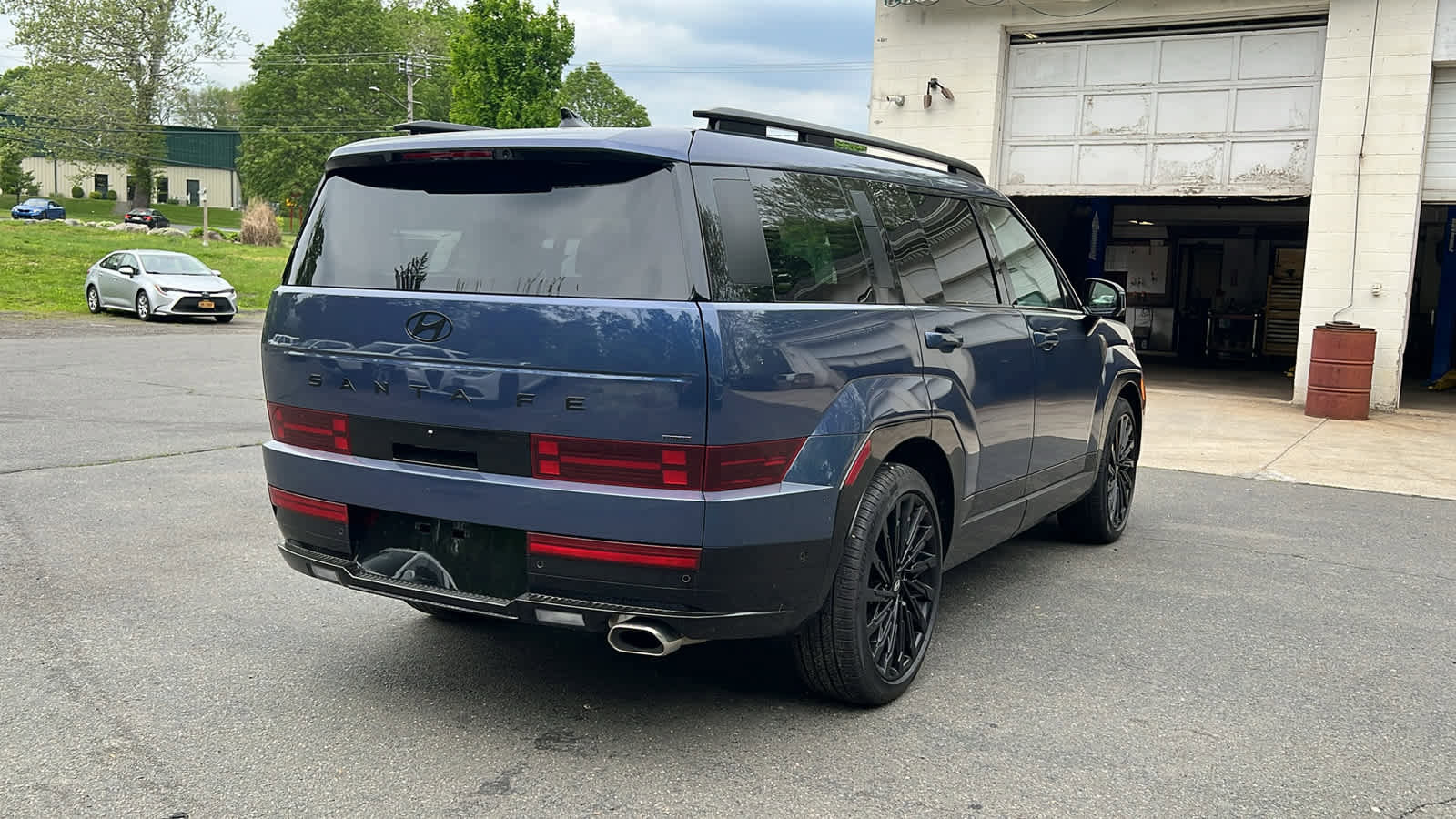 Used 2025 Hyundai Santa Fe Calligraphy image 3