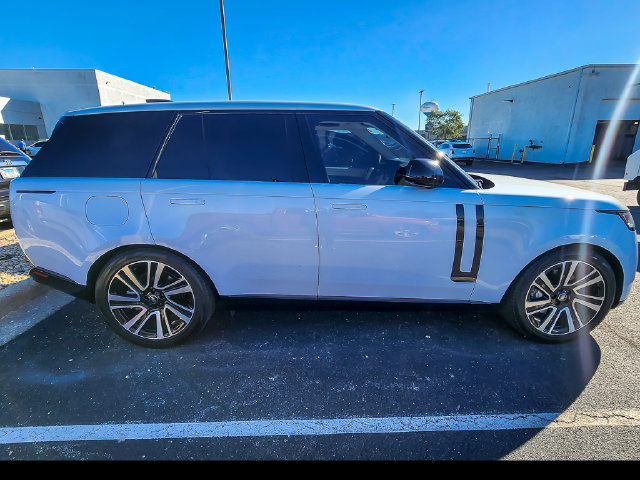 Used 2023 Land Rover Range Rover SE AWD/4WD image 7