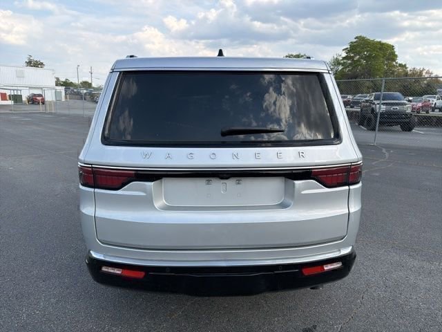 Used 2025 Jeep Wagoneer 4WD image 3