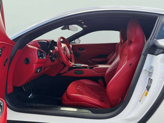 Used 2023 Aston Martin V8 Vantage Coupe image 17