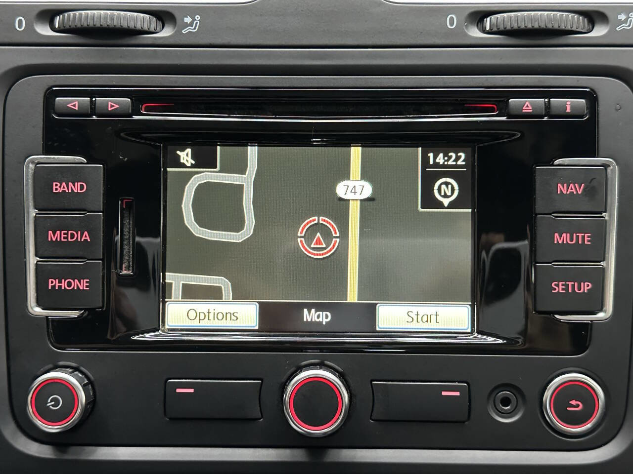 Used 2013 Volkswagen Golf R 4-Door image 29