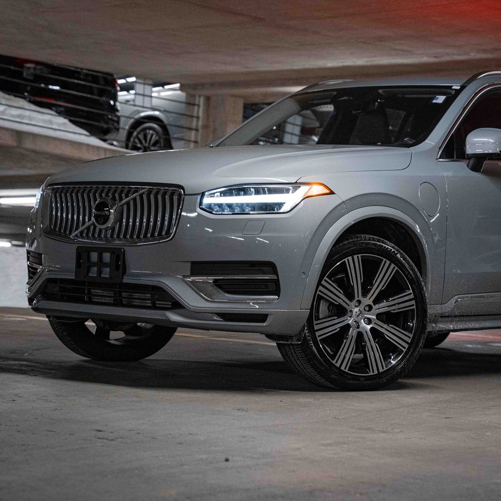 Certified 2025 Volvo XC90 T8 Plus w/ Protection Package Premier image 2
